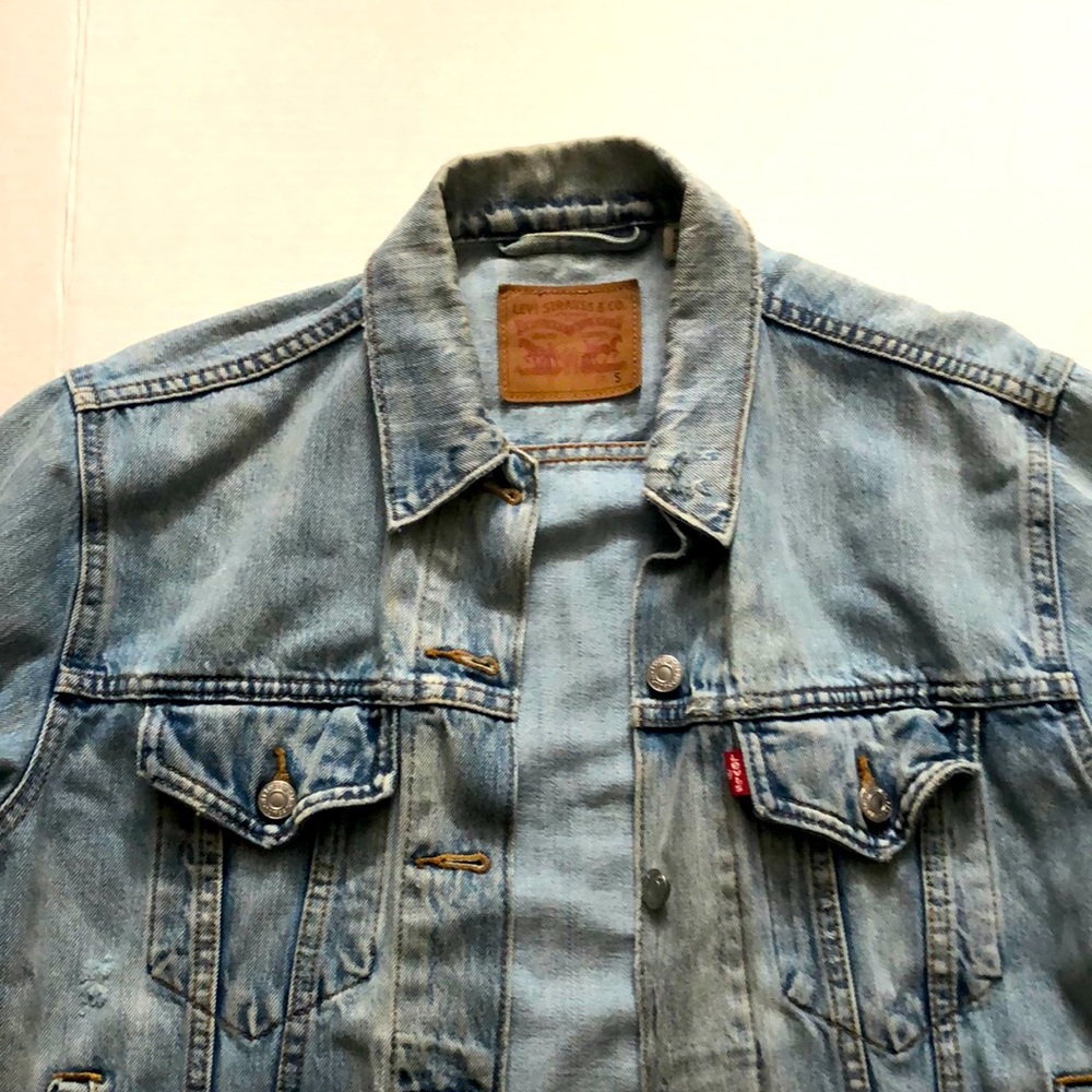 Authentic Levi Strauss Jean Jacket (Light Wash) - S